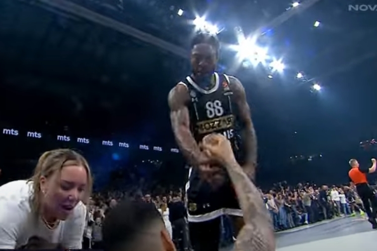 Η Παρτιζάν έκοψε τη φόρα του Ολυμπιακού, επίθεση οπαδού στον Μπαρτζώκα (βίντεο, αποτελέσματα,&nbsp;βαθμολογία)