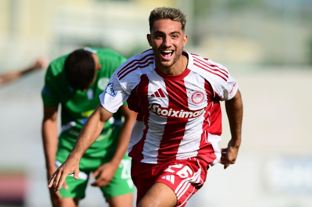 «Εξάσφαιρη» Νίκη Βόλου, Πειραιώτικη επικράτηση με&nbsp;Μπιλάλ